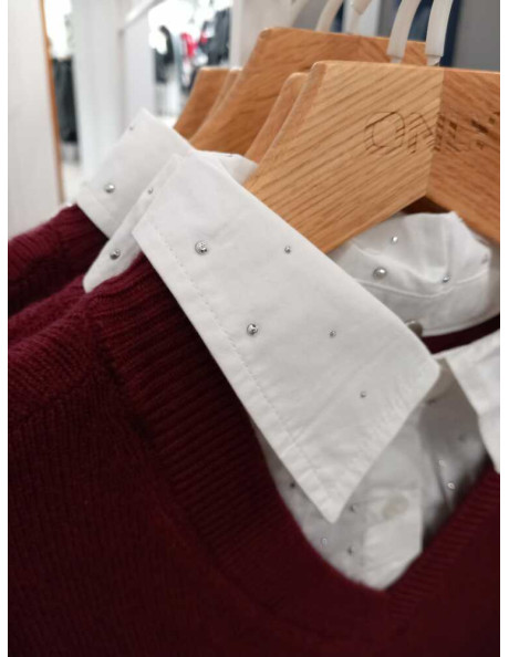 Jersey brillos sobre camisa . ONLDAGMAR LS COLLAR MIX KNT