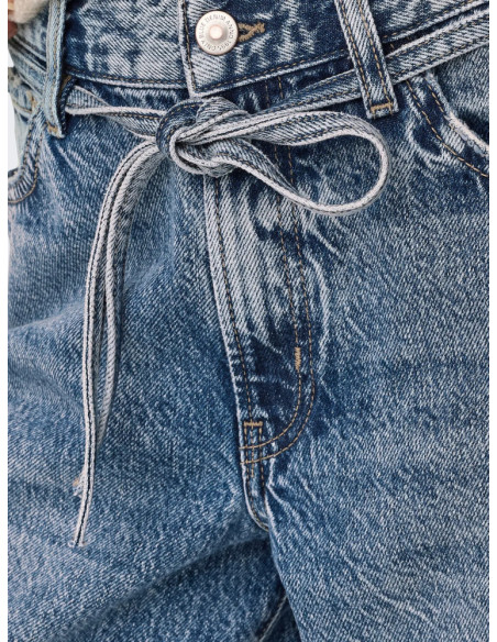 Pantalón straight con cinto . ONLGIANNA MW STRAIGHT DOT450 DNM NOOS