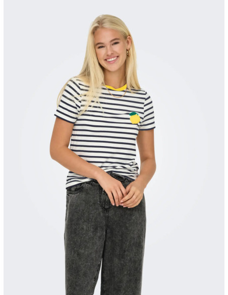 Camiseta bordados  varios  . ONLHEART LIFE S/S TEE JRS NOOS