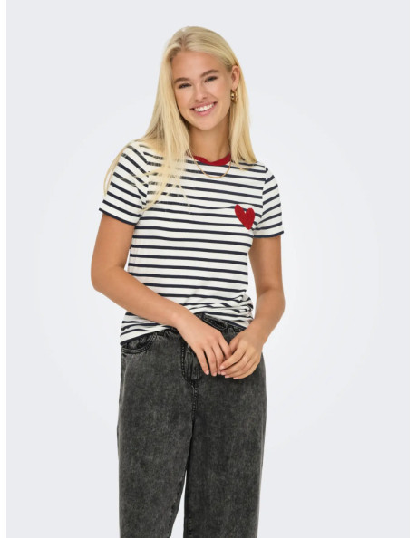 Camiseta bordados  varios  . ONLHEART LIFE S/S TEE JRS NOOS